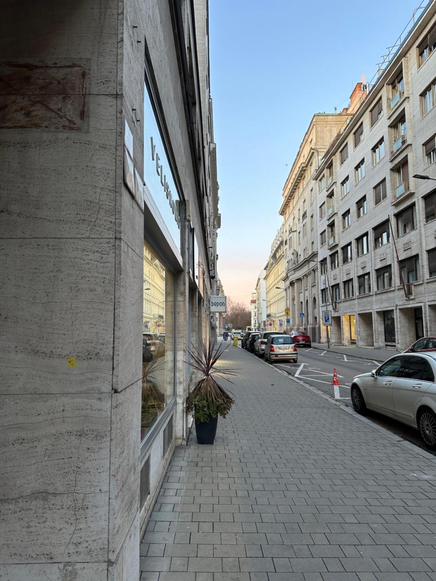 Bratislava Oldtown Apartment 130M2 ,60M2 Terrace And 2 Bathrooms المظهر الخارجي الصورة
