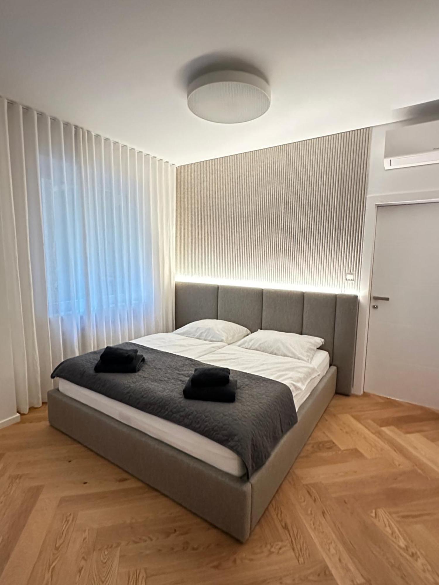 Bratislava Oldtown Apartment 130M2 ,60M2 Terrace And 2 Bathrooms المظهر الخارجي الصورة